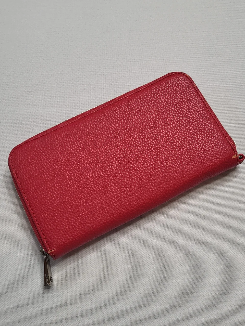 Jewell by Thirty-One Red Zipper Clutch Wallet with Gold Accent Hardware